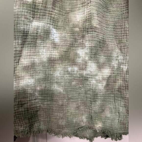 Like New Cloth & Stone Anthropologie Small Tie Dye Long Sleeve Top Raw Hem Green - Picture 4 of 6